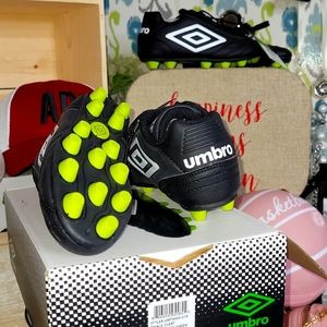 Umbro Cleats Unisex Black Size 12 youth Brand New